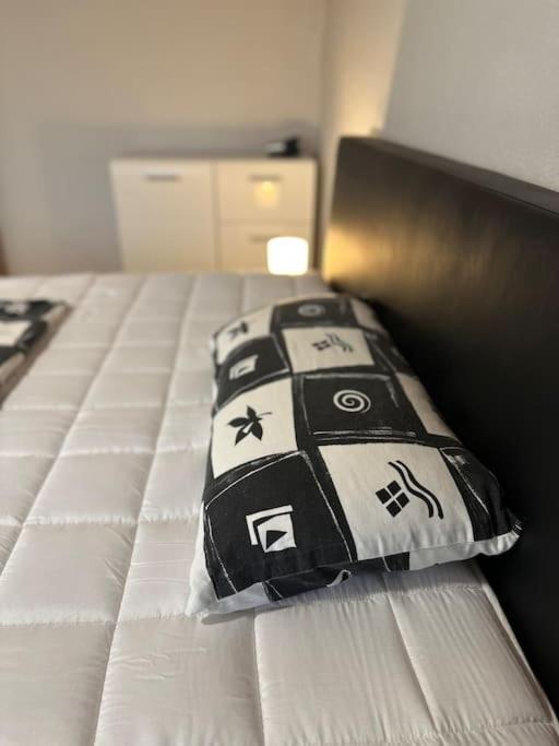 Gemuetliche 2 Zimmer Wohnung バート・ヘルスフェルト エクステリア 写真